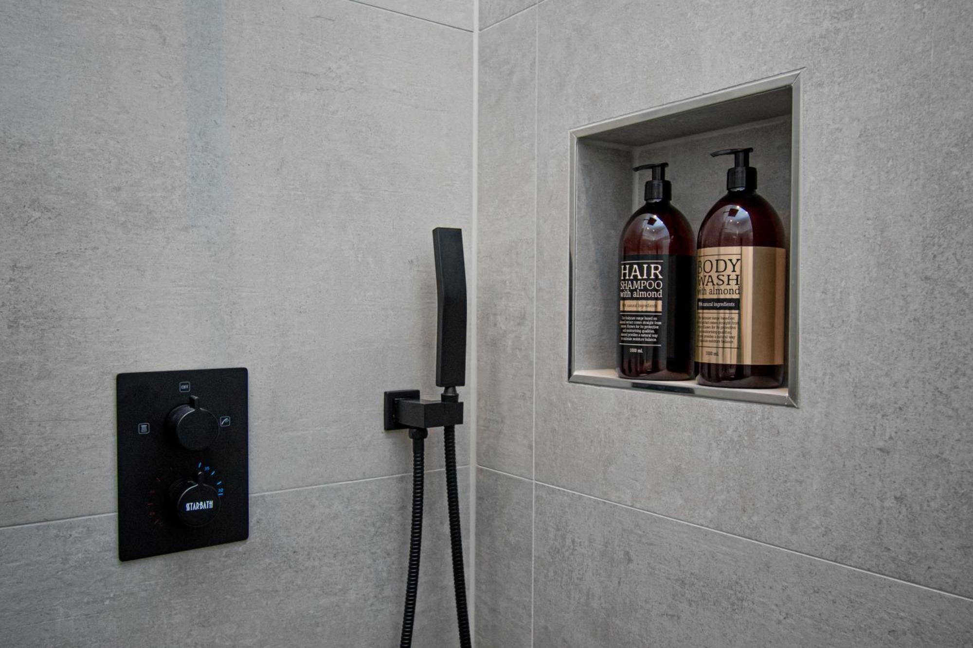 Sweethome - Zentral - Kueche & Parkplatz, Wifi Halle  Luaran gambar